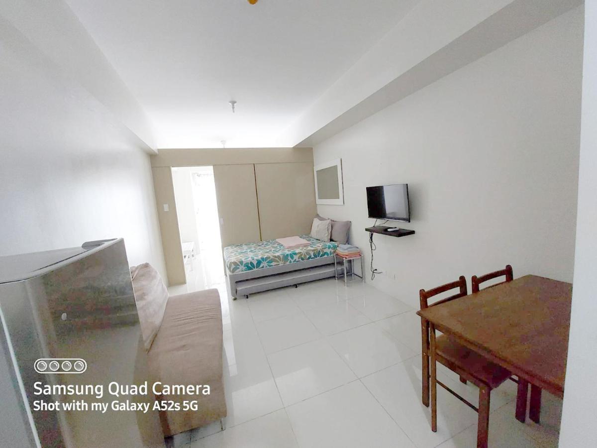 Smdc Tagaytay Taal Lake Condo Cook Netflix No Balcony No Free Parking タガイタイ エクステリア 写真