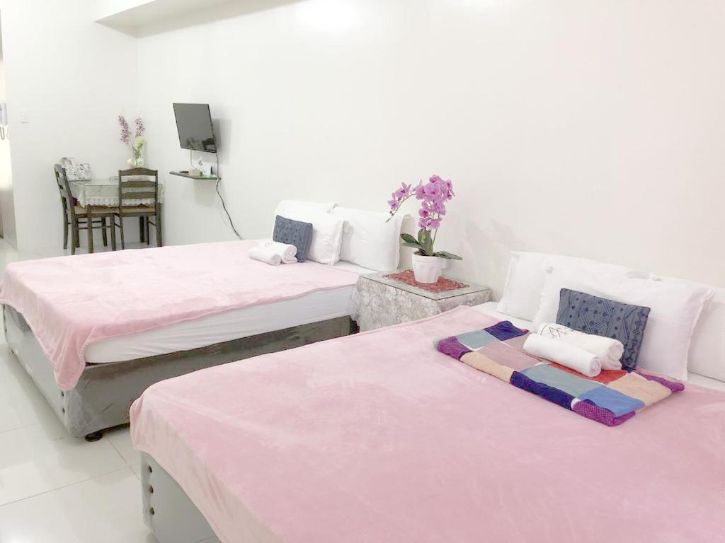 Smdc Tagaytay Taal Lake Condo Cook Netflix No Balcony No Free Parking タガイタイ エクステリア 写真