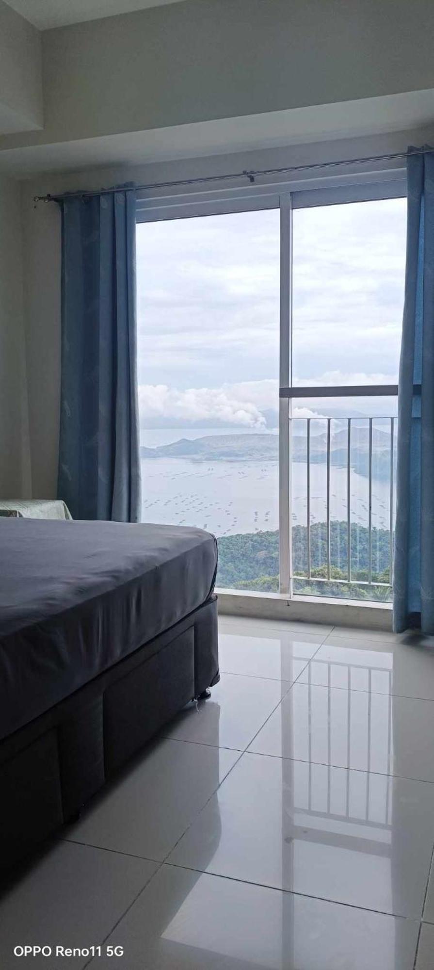 Smdc Tagaytay Taal Lake Condo Cook Netflix No Balcony No Free Parking タガイタイ エクステリア 写真