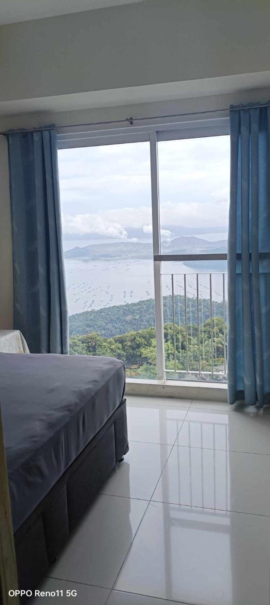 Smdc Tagaytay Taal Lake Condo Cook Netflix No Balcony No Free Parking タガイタイ エクステリア 写真