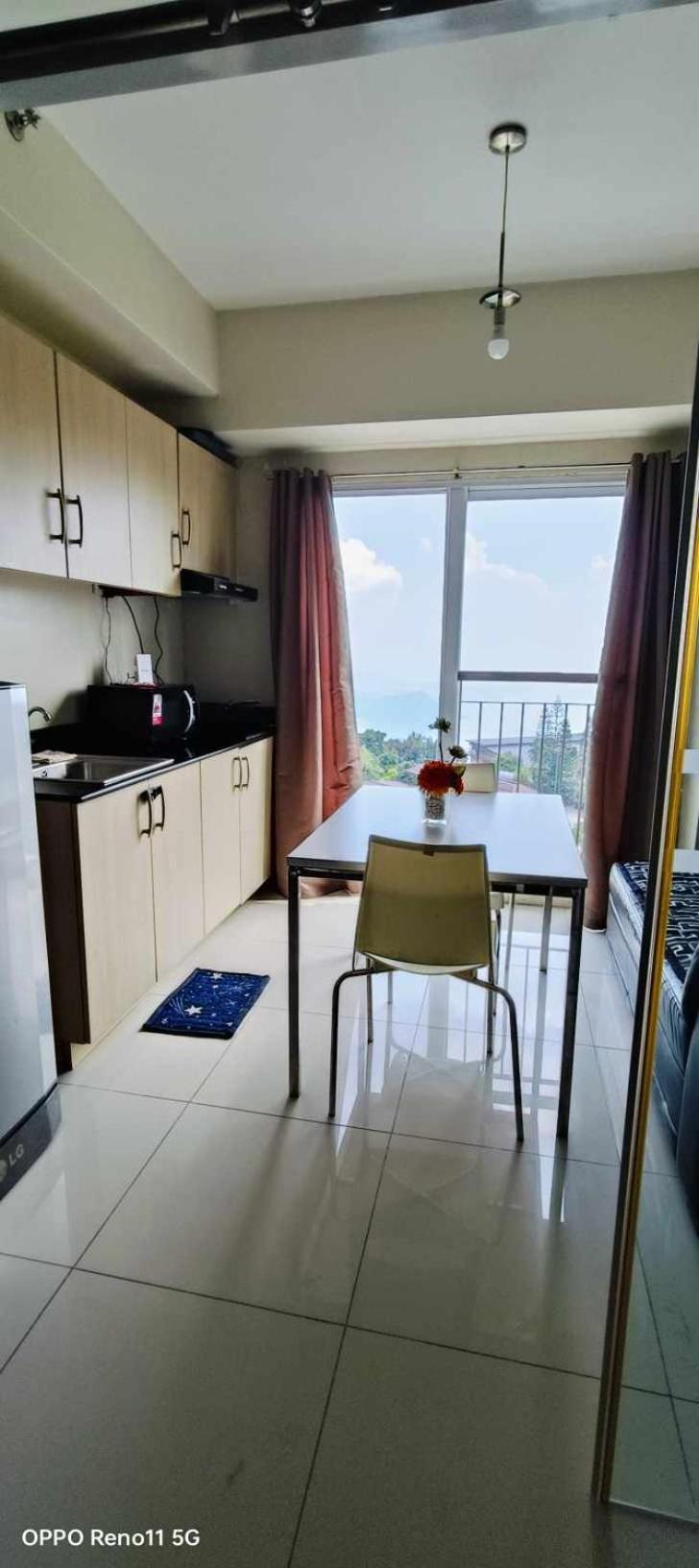 Smdc Tagaytay Taal Lake Condo Cook Netflix No Balcony No Free Parking タガイタイ エクステリア 写真