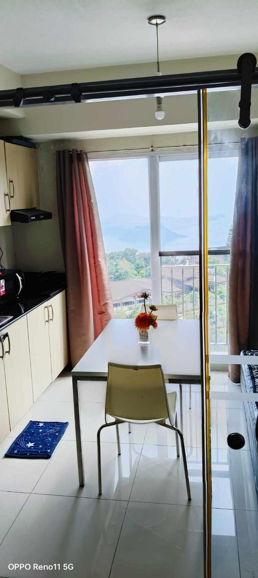 Smdc Tagaytay Taal Lake Condo Cook Netflix No Balcony No Free Parking タガイタイ エクステリア 写真